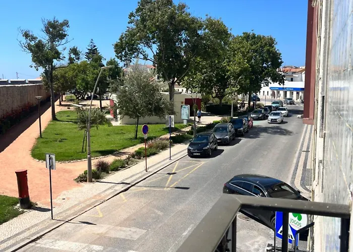 Peniche Hostel 佩尼契