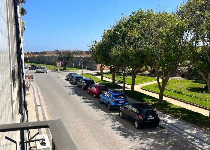 Peniche Hostel 旅馆 佩尼契