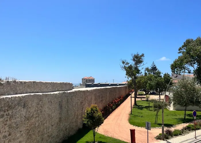 Peniche Hostel 旅馆 *