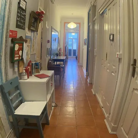 Peniche Hostel Albergue *