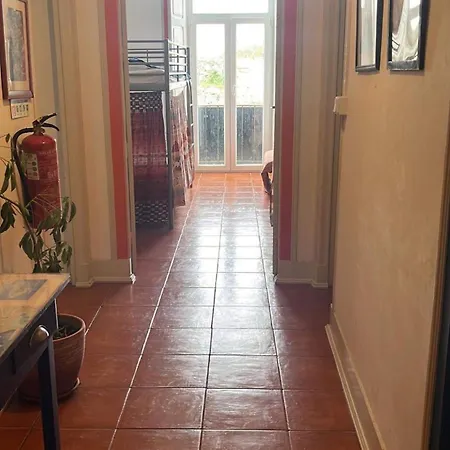 Peniche Hostel بيت شباب