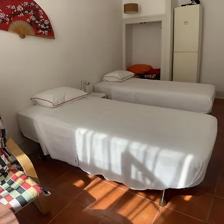 Peniche Hostel Albergue *