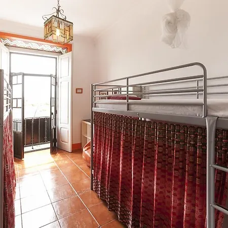 Peniche Hostel *